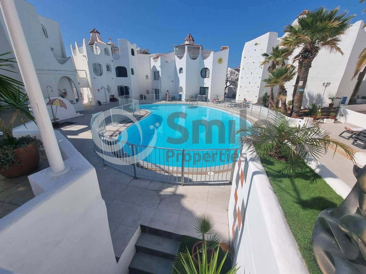 2 bedroom Flat for sale in Arona with pool - € 220,000 (Ref: 9856246)