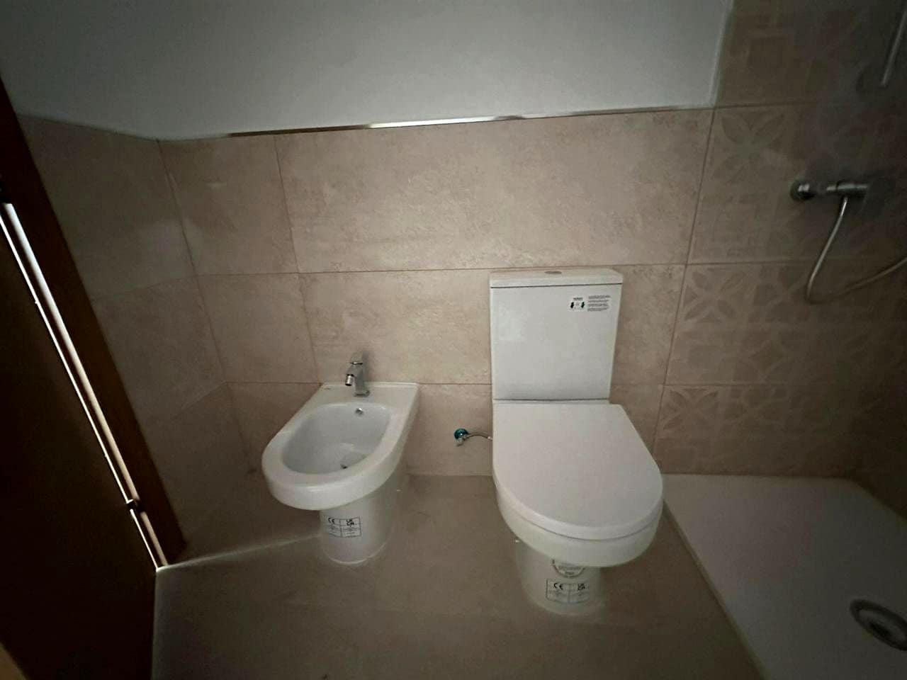 2 slaapkamer Flat te huur in Guia de Isora met zwembad garage - € 1.800 (Ref: 9858886)