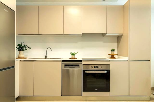 2 slaapkamer Flat te huur in Playa San Juan, Guía de Isora met zwembad - € 1.800 (Ref: 9858886)