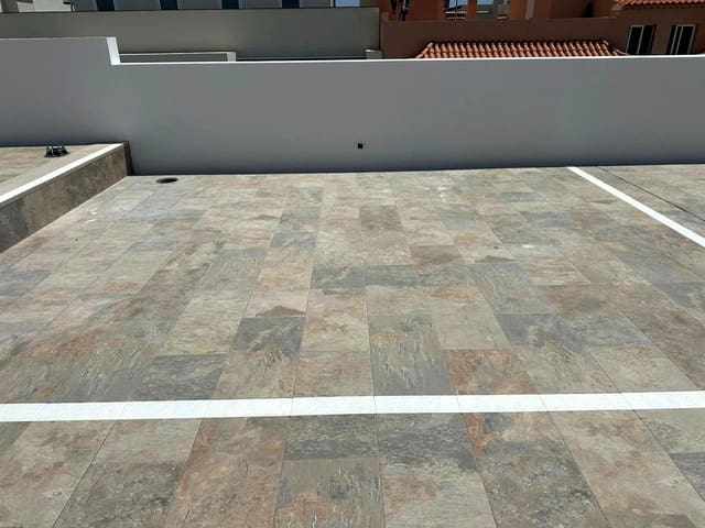 2 slaapkamer Flat te huur in Playa San Juan, Guía de Isora met zwembad - € 1.800 (Ref: 9858886)