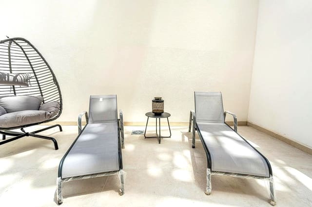 2 slaapkamer Flat te huur in Playa San Juan, Guía de Isora met zwembad - € 1.800 (Ref: 9858886)