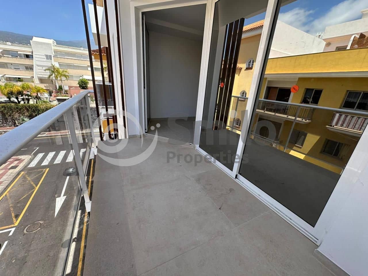 2 bedroom Flat for rent in Guia de Isora with pool garage - € 1,800 (Ref: 9858886)