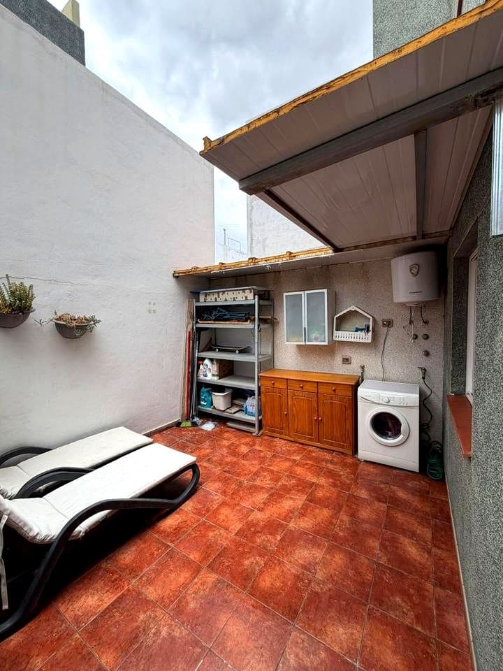 2 bedroom Flat for sale in San Miguel de Abona with garage - € 199,000 (Ref: 9880507)