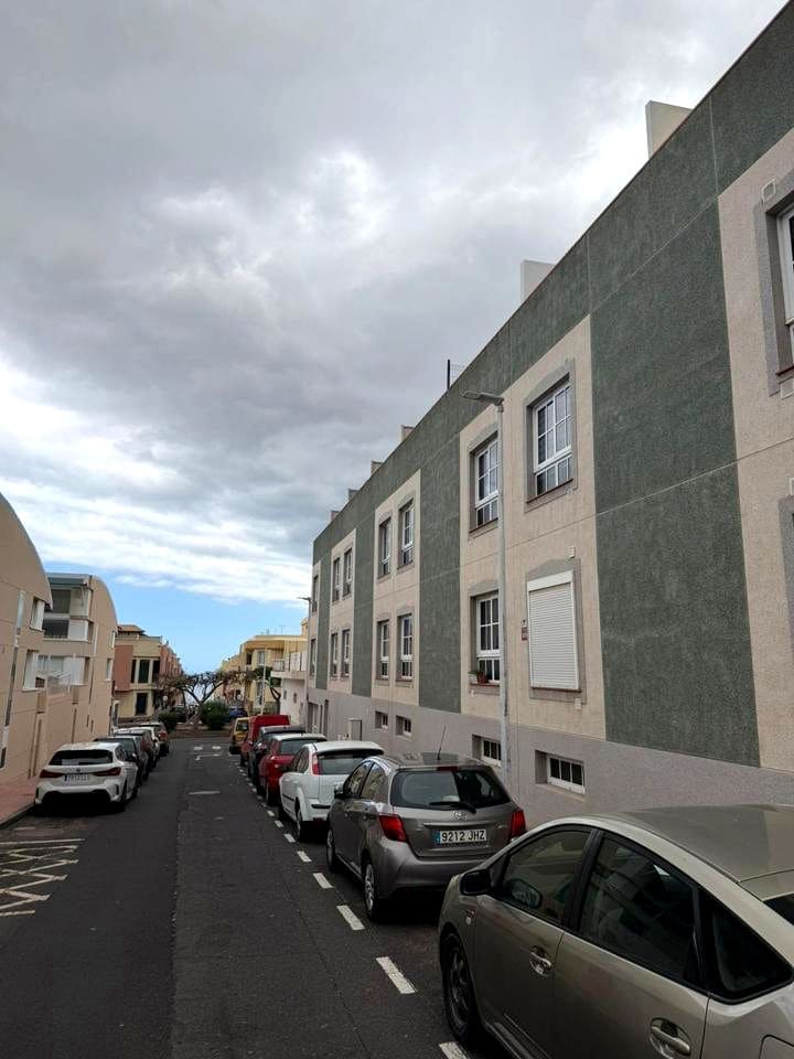 2 bedroom Flat for sale in San Miguel de Abona with garage - € 199,000 (Ref: 9880507)