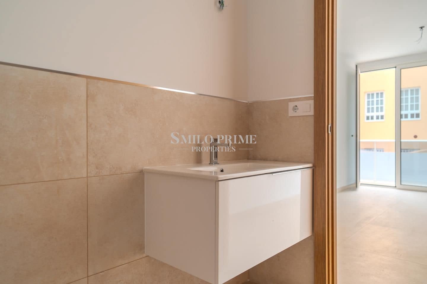 2 bedroom Flat for sale in Guia de Isora with pool garage - € 374,500 (Ref: 9893258)
