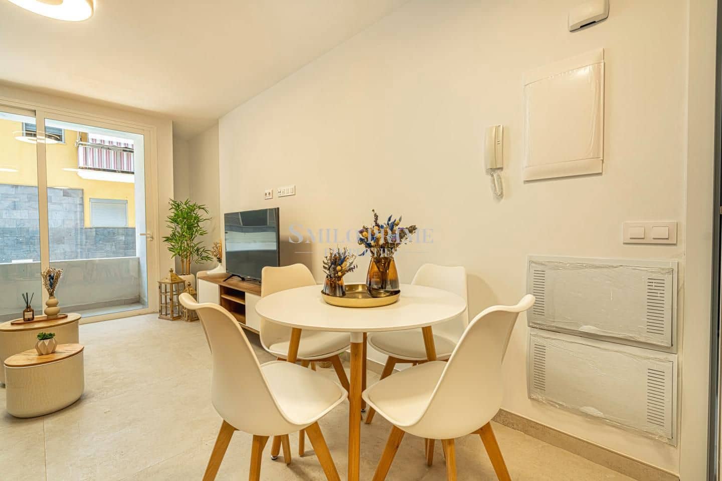 2 sypialnia Mieszkanie na sprzedaż w Guia de Isora z basenem garażem - 345 000 € (Ref: 9893259)