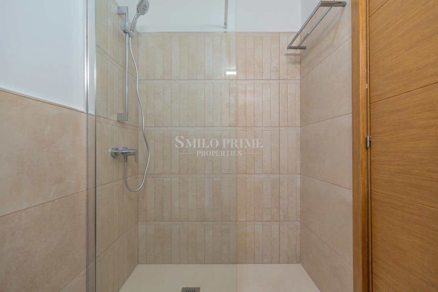 2 quarto Apartamento para arrendar em Guia de Isora com piscina garagem - 2 000 € (Ref: 9893260)