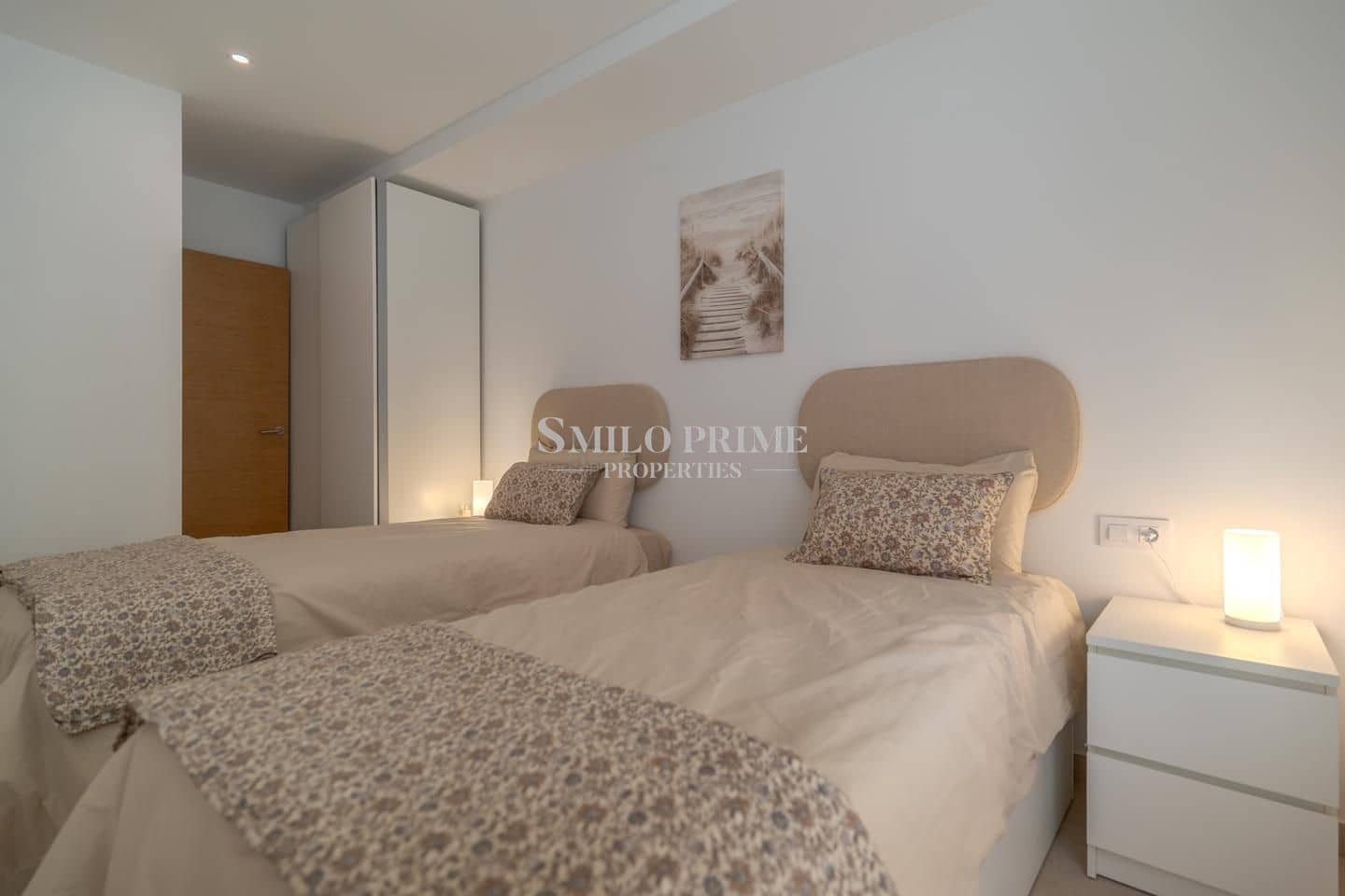 2 quarto Apartamento para arrendar em Guia de Isora com piscina garagem - 2 000 € (Ref: 9893260)