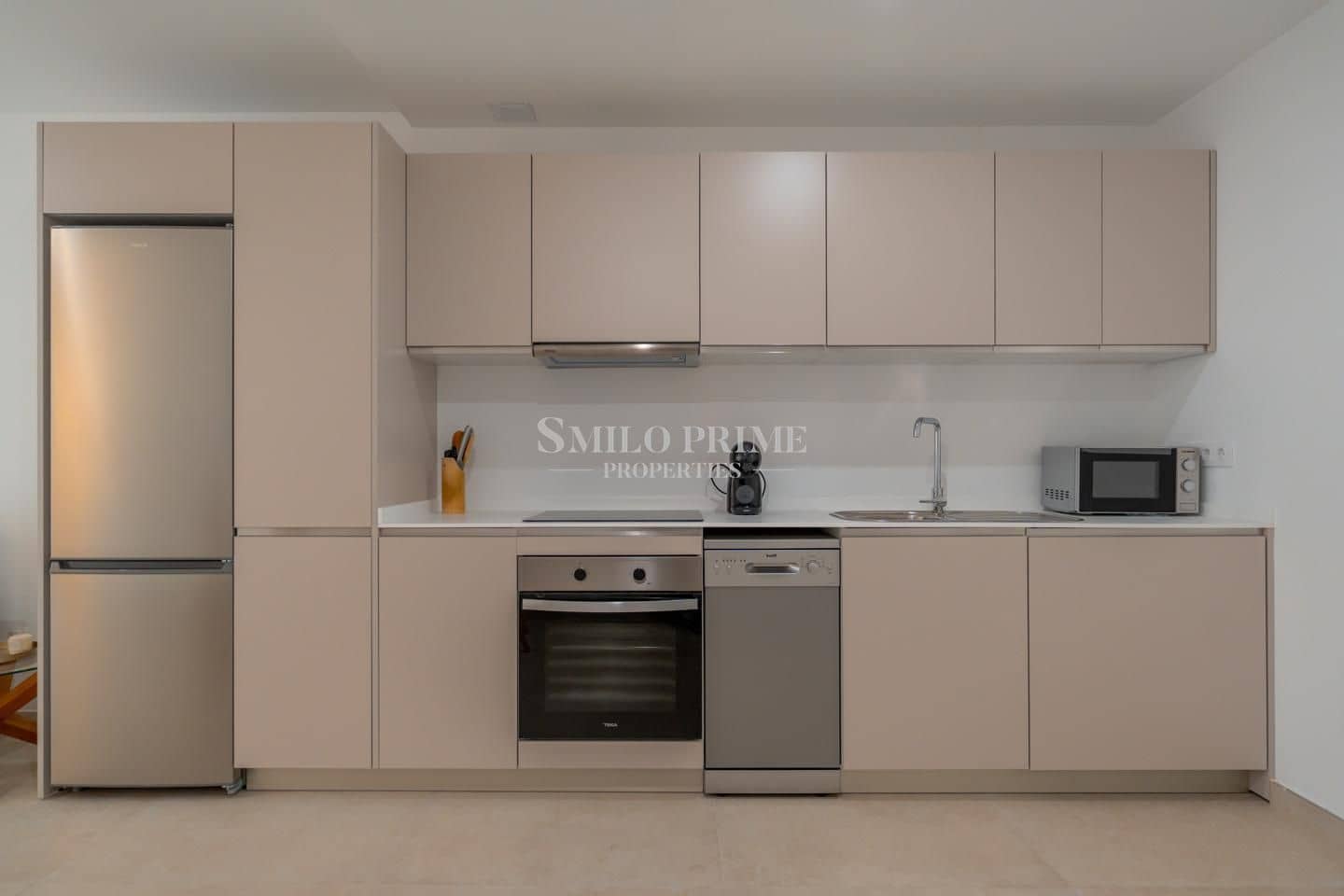 2 quarto Apartamento para arrendar em Guia de Isora com piscina garagem - 2 000 € (Ref: 9893260)