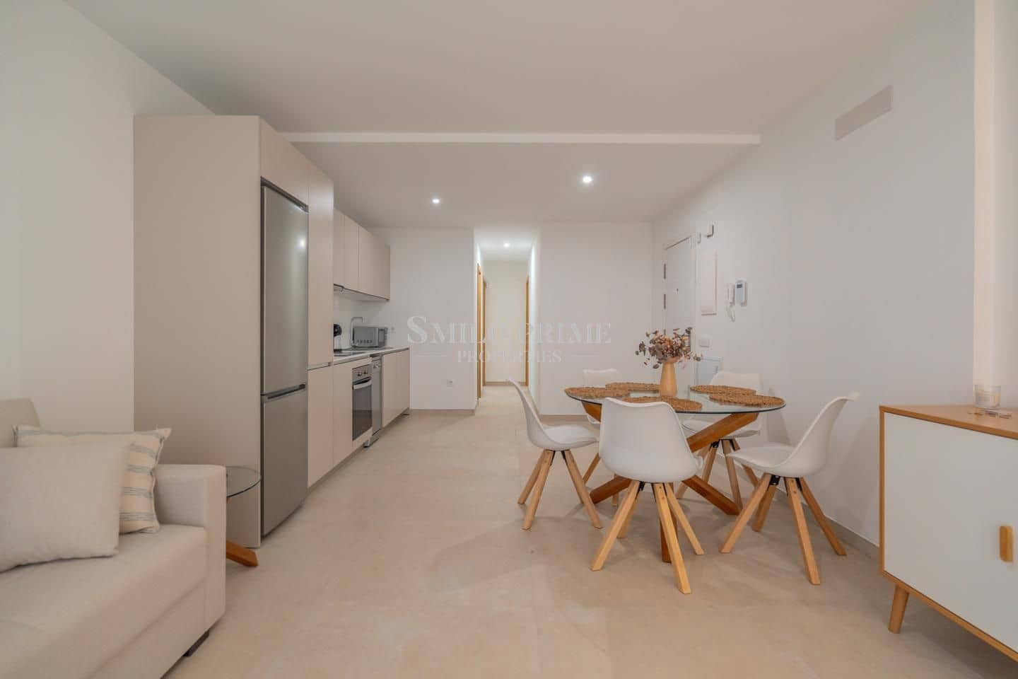 2 quarto Apartamento para arrendar em Guia de Isora com piscina garagem - 2 000 € (Ref: 9893260)