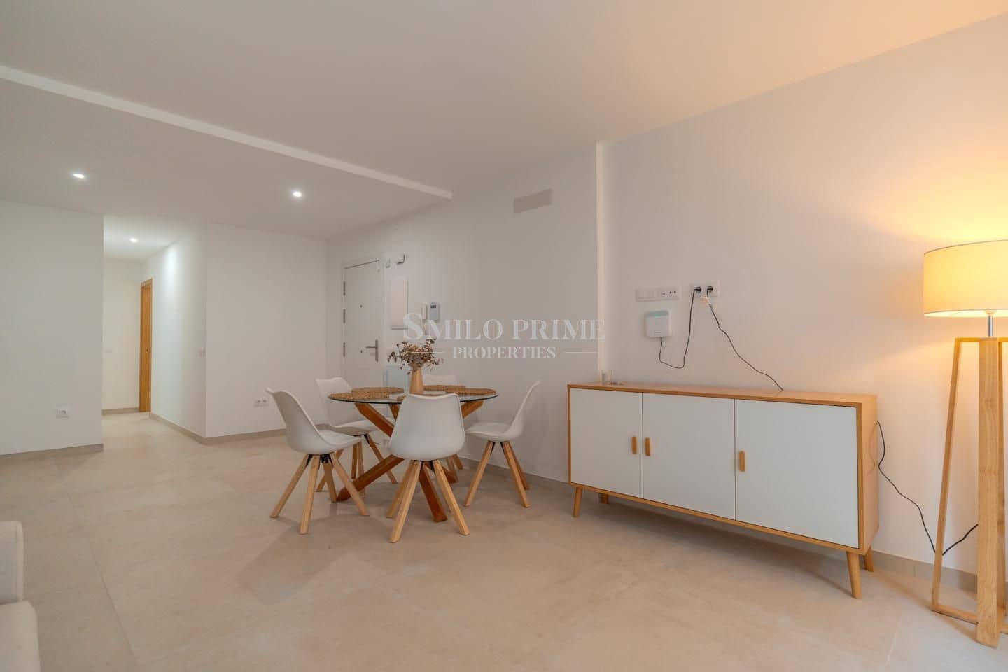2 quarto Apartamento para arrendar em Guia de Isora com piscina garagem - 2 000 € (Ref: 9893260)