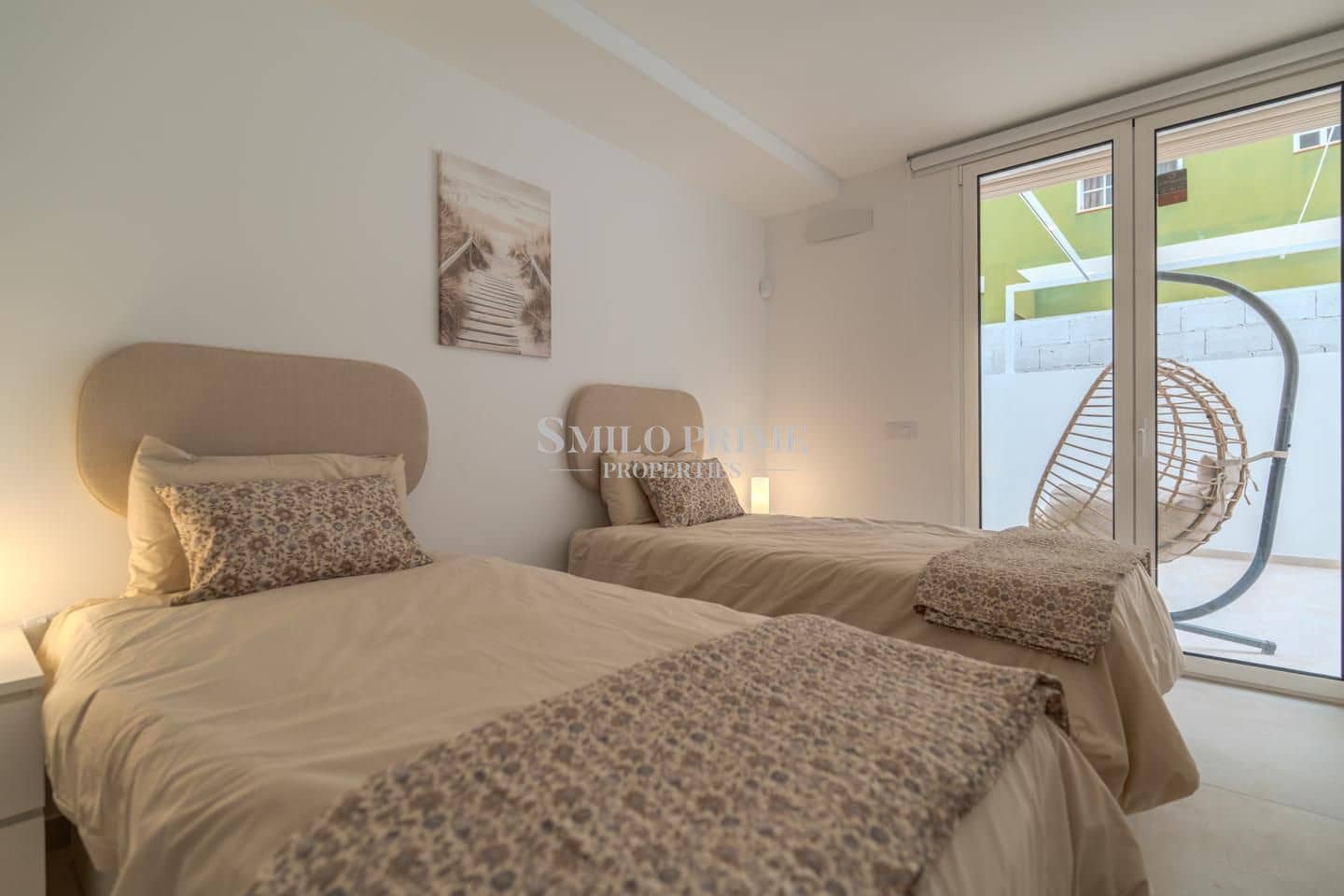 2 quarto Apartamento para arrendar em Guia de Isora com piscina garagem - 2 000 € (Ref: 9893260)