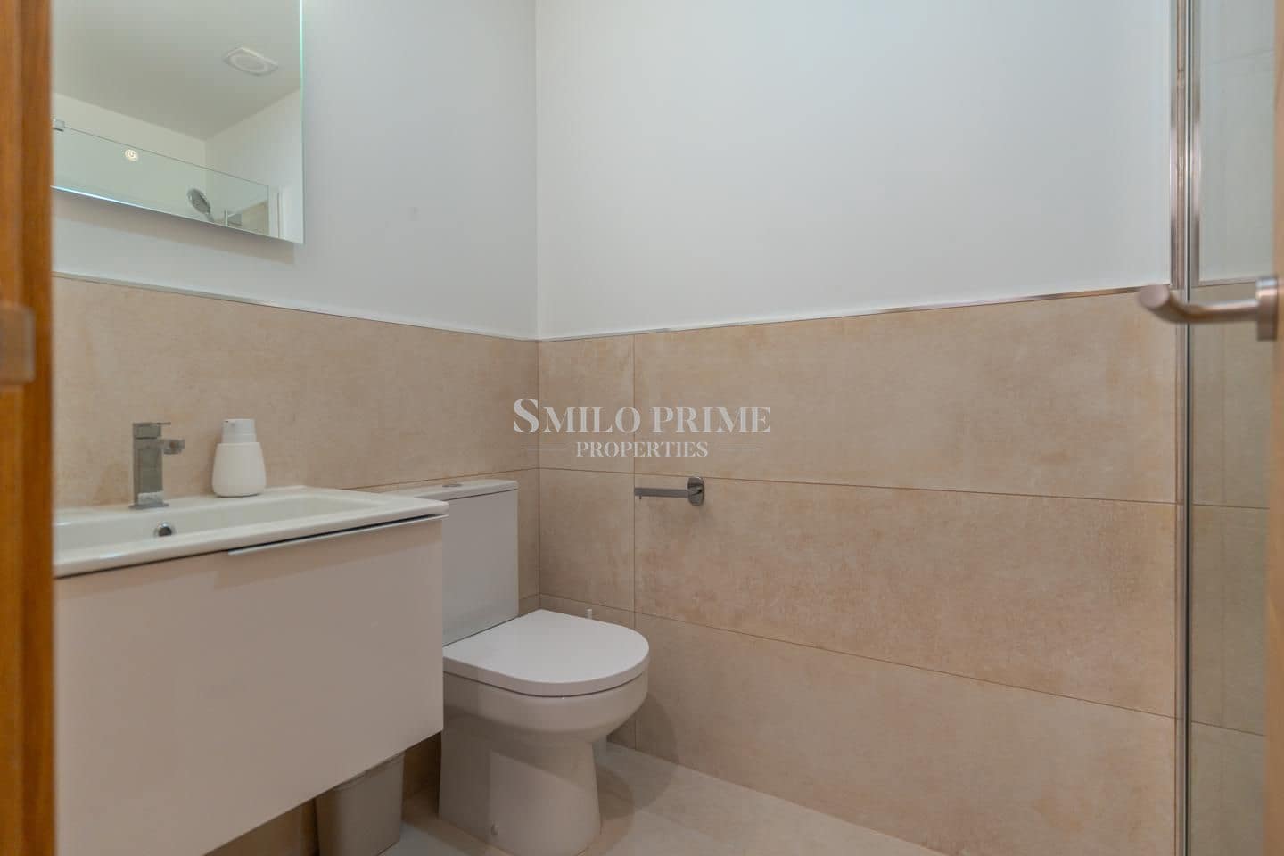2 quarto Apartamento para arrendar em Guia de Isora com piscina garagem - 2 000 € (Ref: 9893260)