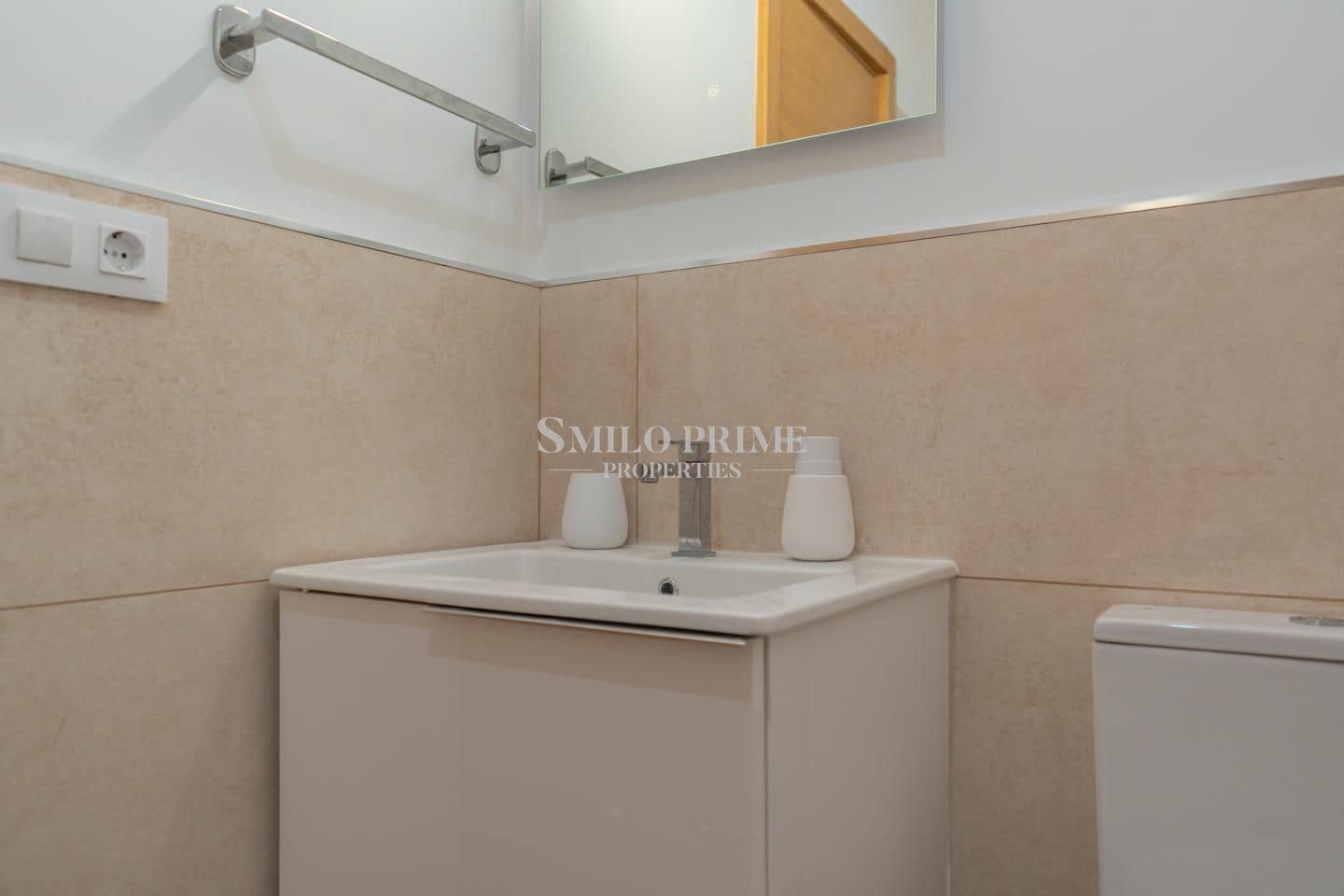 2 quarto Apartamento para arrendar em Guia de Isora com piscina garagem - 2 000 € (Ref: 9893260)