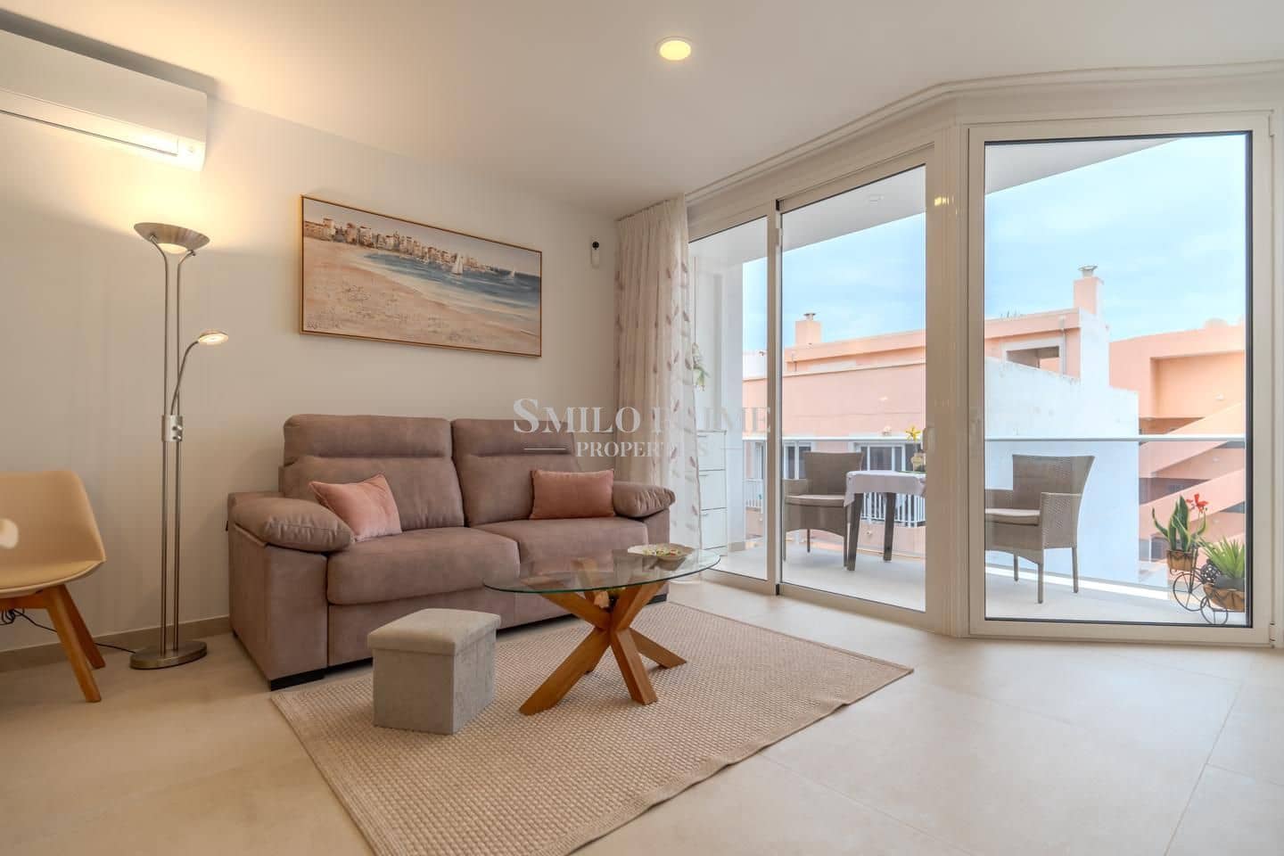 Appartement de 2 chambres à louer à Guia de Isora avec piscine garage - 2 200 € (Ref: 9893261)