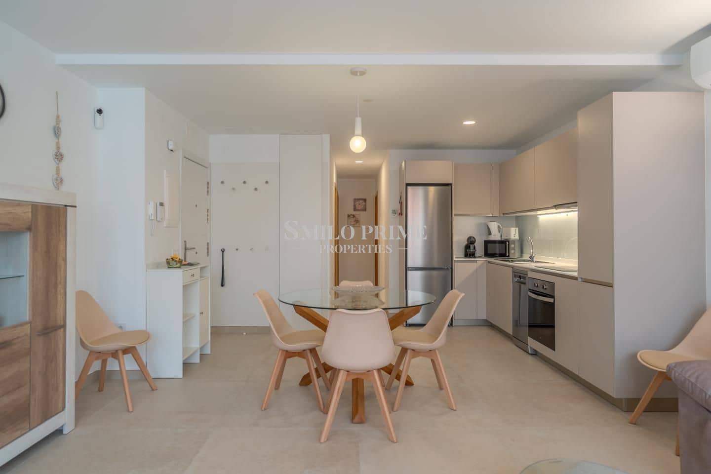 Appartement de 2 chambres à louer à Guia de Isora avec piscine garage - 2 200 € (Ref: 9893261)