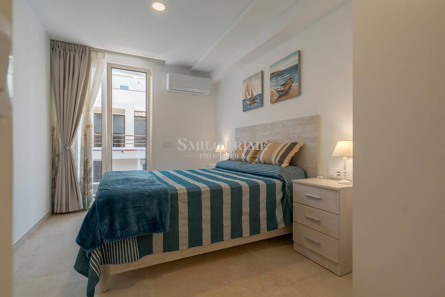 Appartement de 2 chambres à louer à Guia de Isora avec piscine garage - 2 200 € (Ref: 9893261)