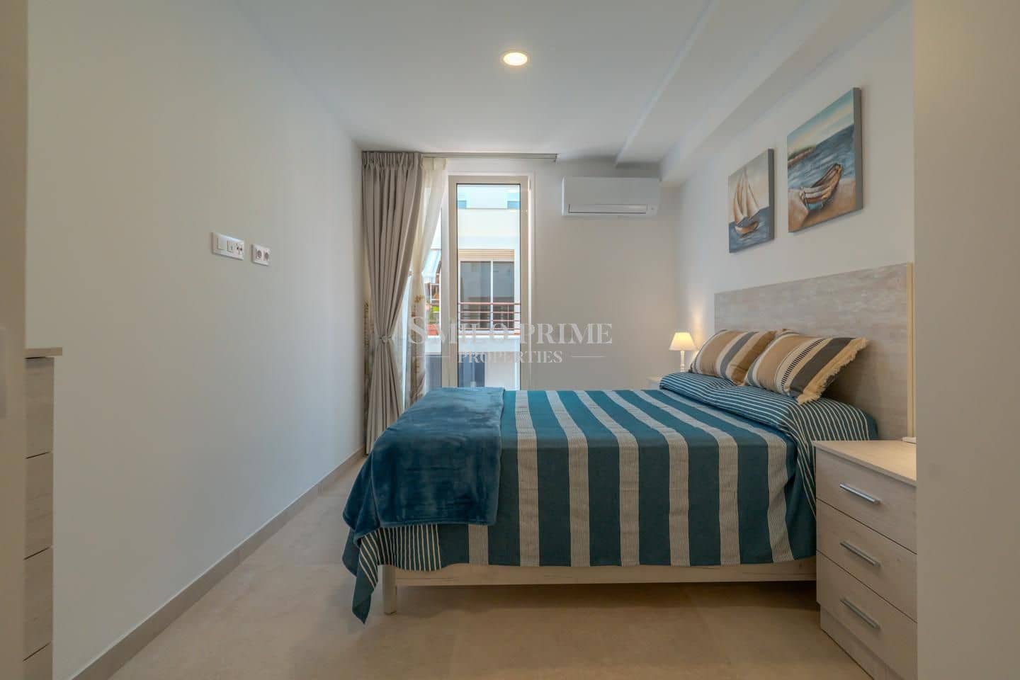 Appartement de 2 chambres à louer à Guia de Isora avec piscine garage - 2 200 € (Ref: 9893261)