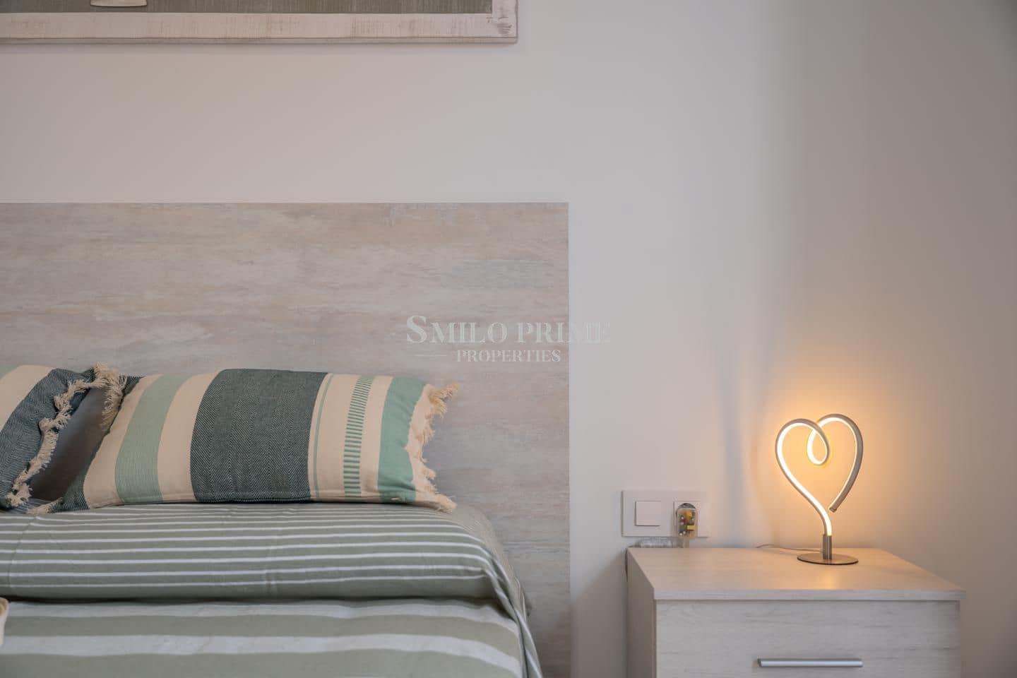Appartement de 2 chambres à louer à Guia de Isora avec piscine garage - 2 200 € (Ref: 9893261)