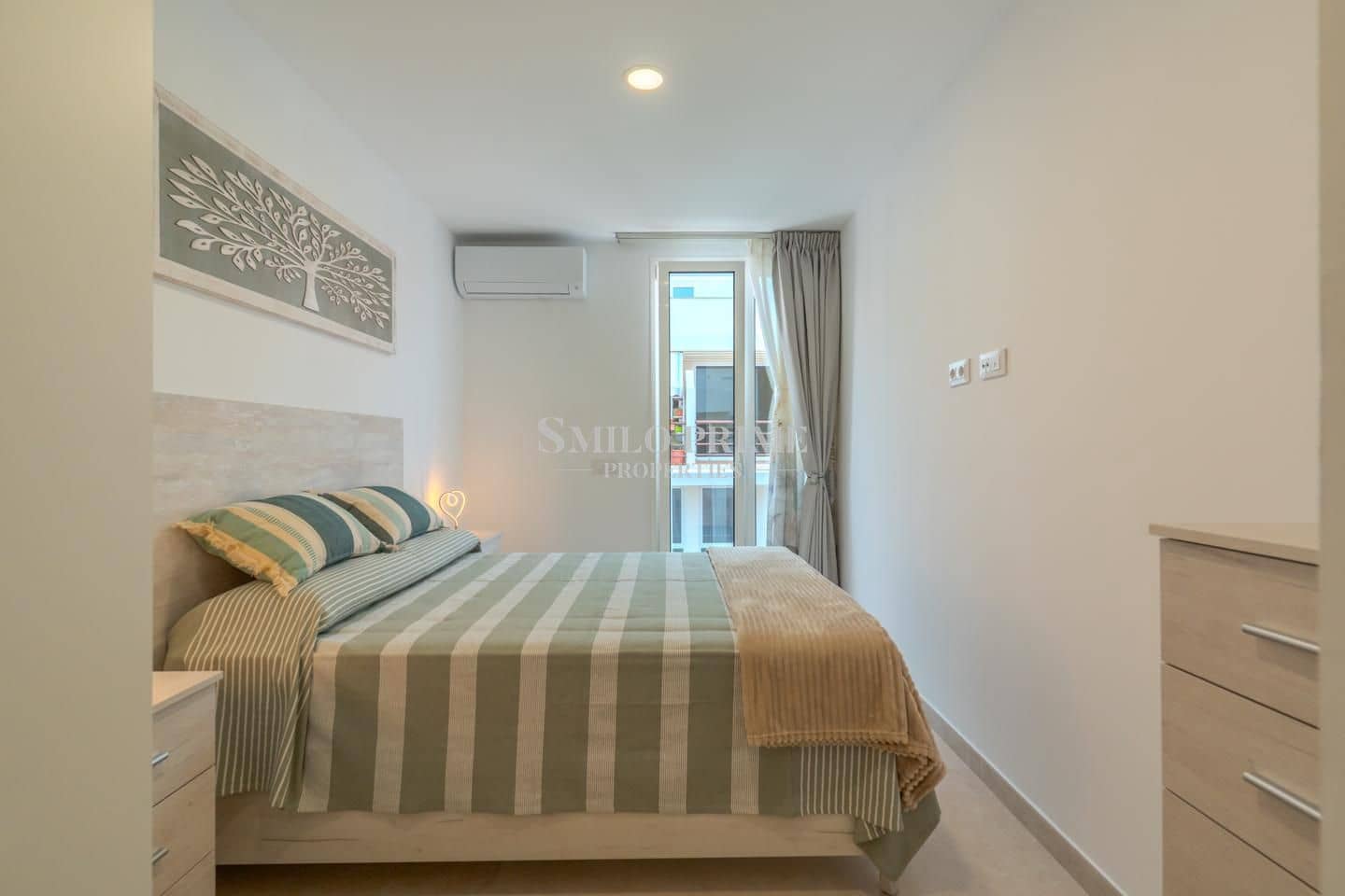 Appartement de 2 chambres à louer à Guia de Isora avec piscine garage - 2 200 € (Ref: 9893261)