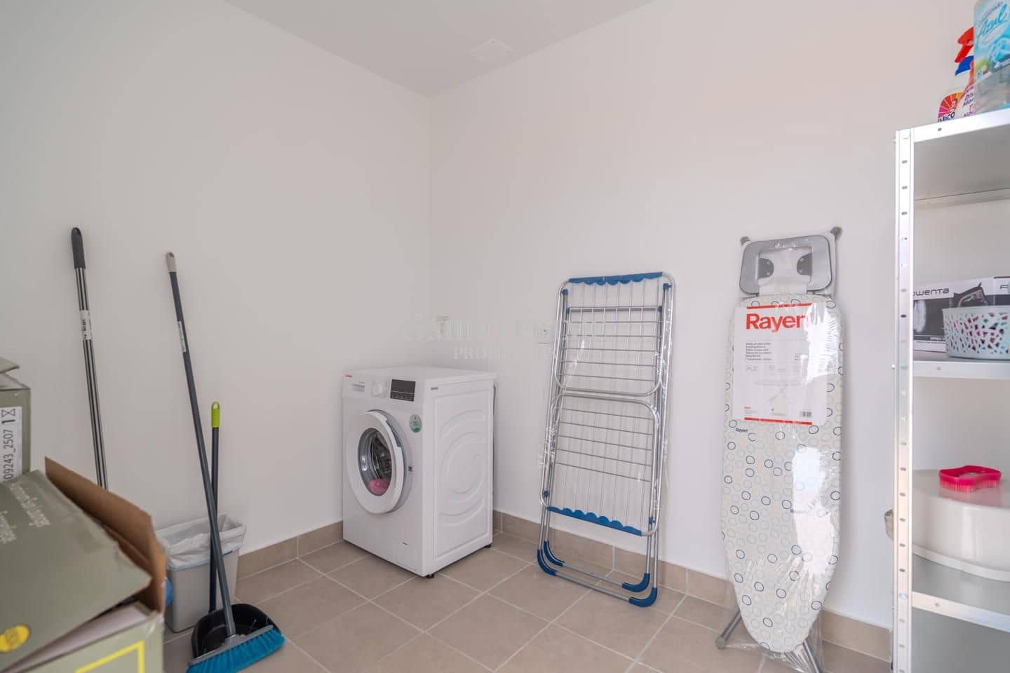 Appartement de 2 chambres à louer à Guia de Isora avec piscine garage - 2 200 € (Ref: 9893261)