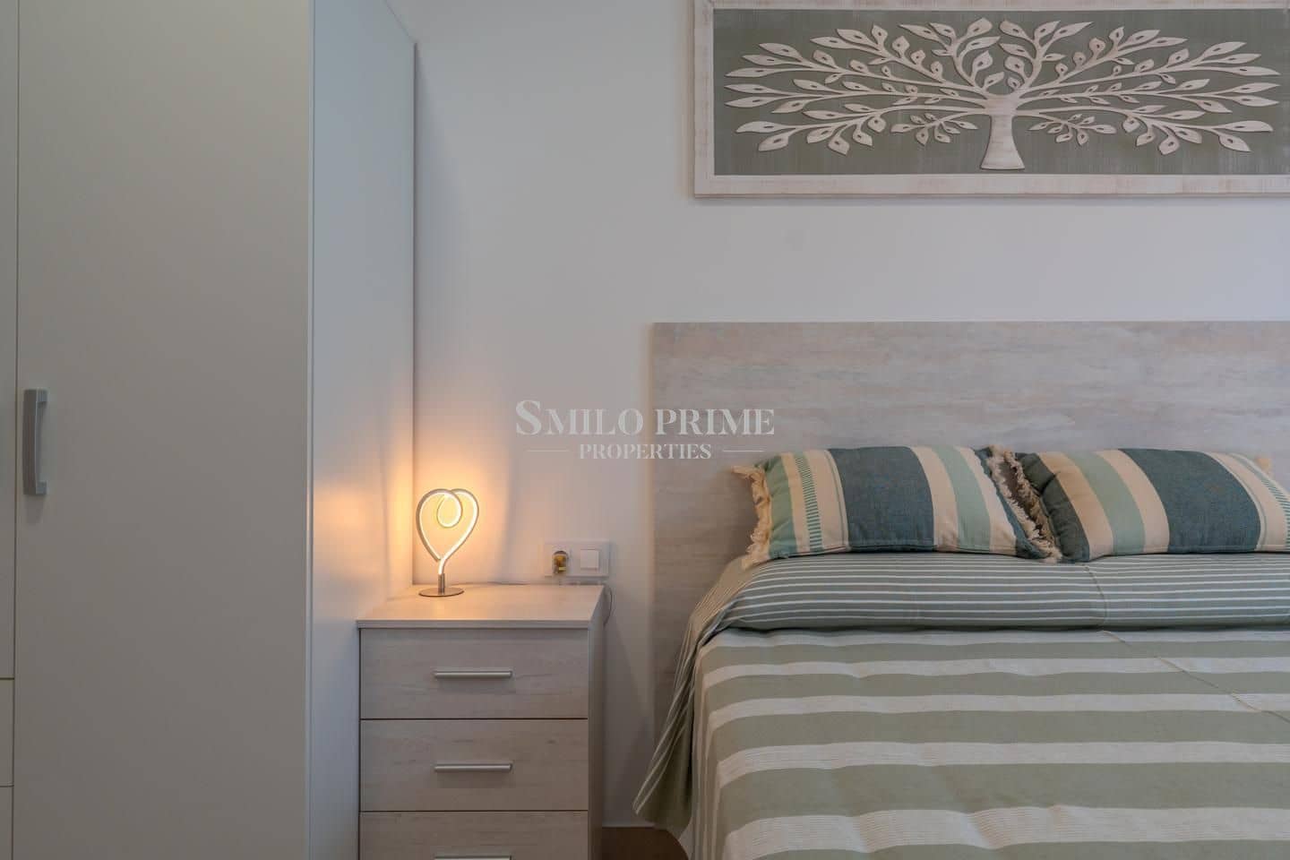 Appartement de 2 chambres à louer à Guia de Isora avec piscine garage - 2 200 € (Ref: 9893261)