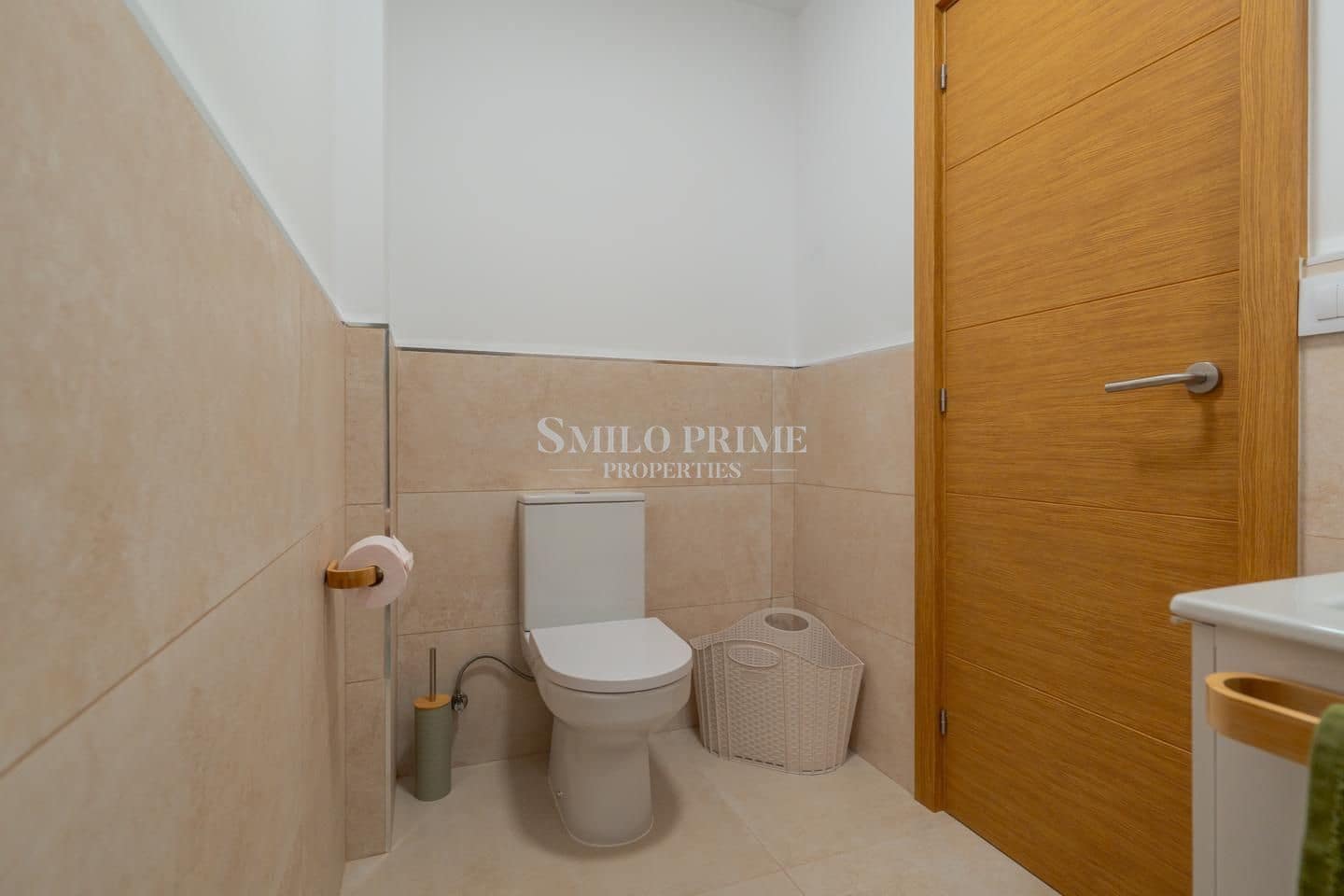 Appartement de 2 chambres à louer à Guia de Isora avec piscine garage - 2 200 € (Ref: 9893261)