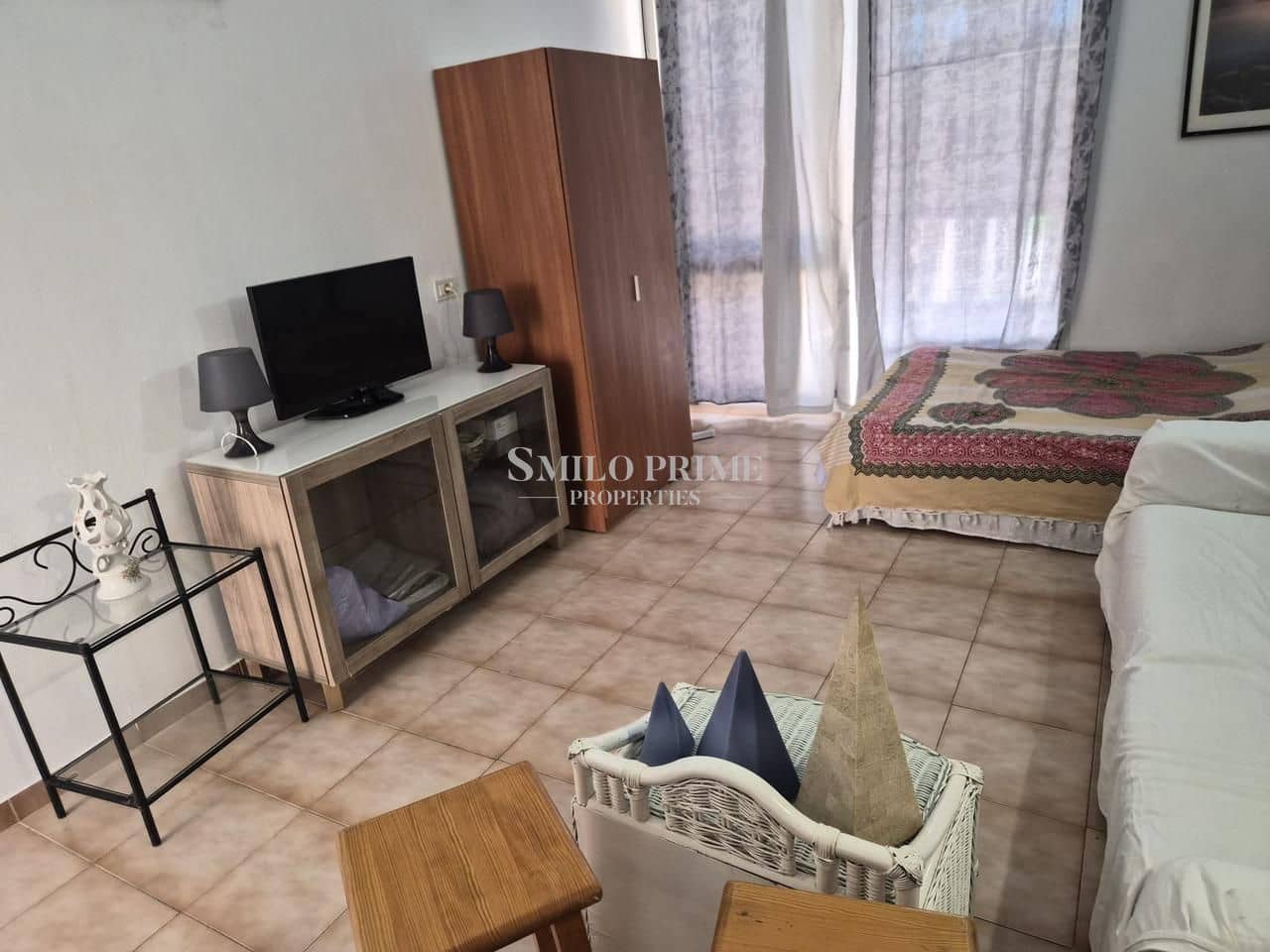Apartamento para arrendar em Arona com piscina - 900 € (Ref: 9919107)