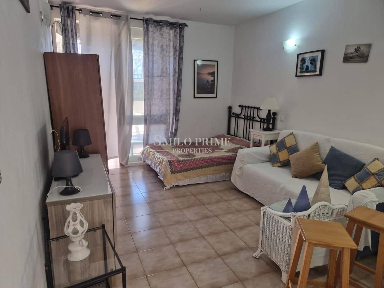 Apartamento para arrendar em Arona com piscina - 900 € (Ref: 9919107)
