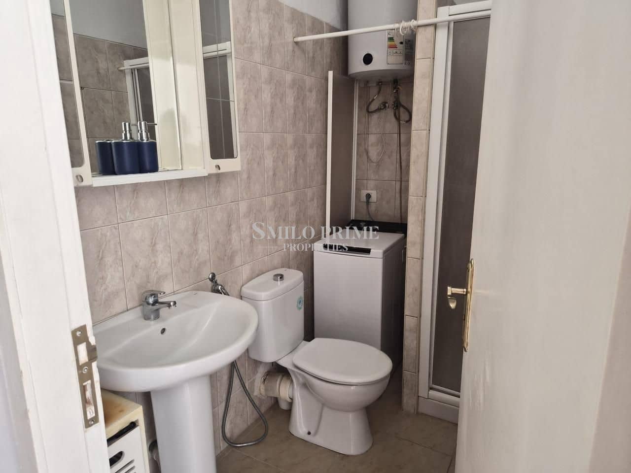 Apartamento para arrendar em Arona com piscina - 900 € (Ref: 9919107)