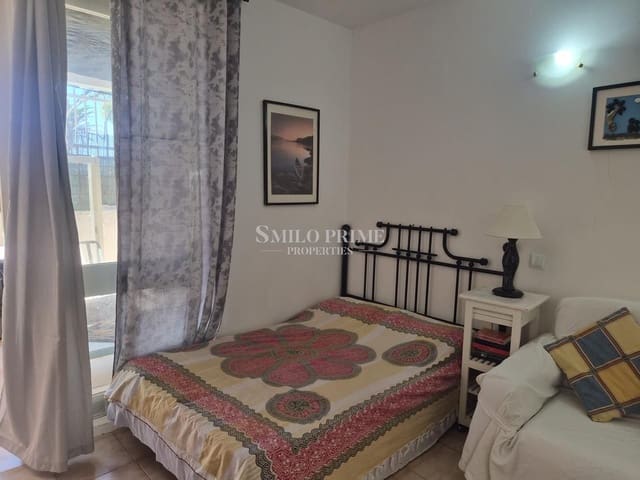 Apartamento para arrendar em Costa del Silencio, Arona com piscina - 900 € (Ref: 9919107)