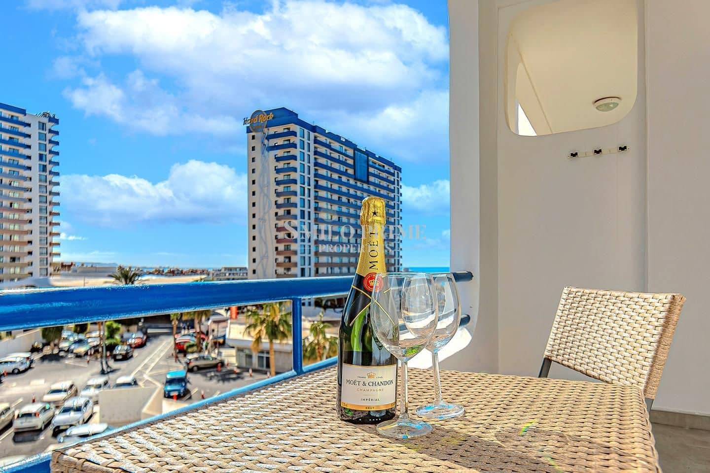 Appartement à vendre à Adeje avec piscine - 215 000 € (Ref: 9953380)