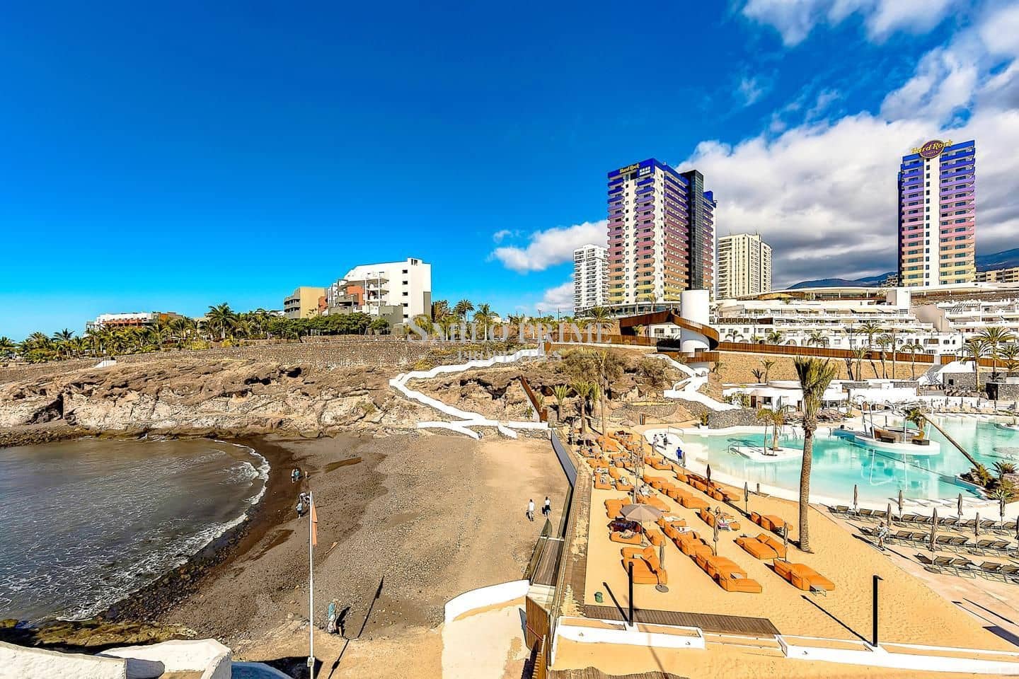 Appartement à vendre à Adeje avec piscine - 215 000 € (Ref: 9953380)