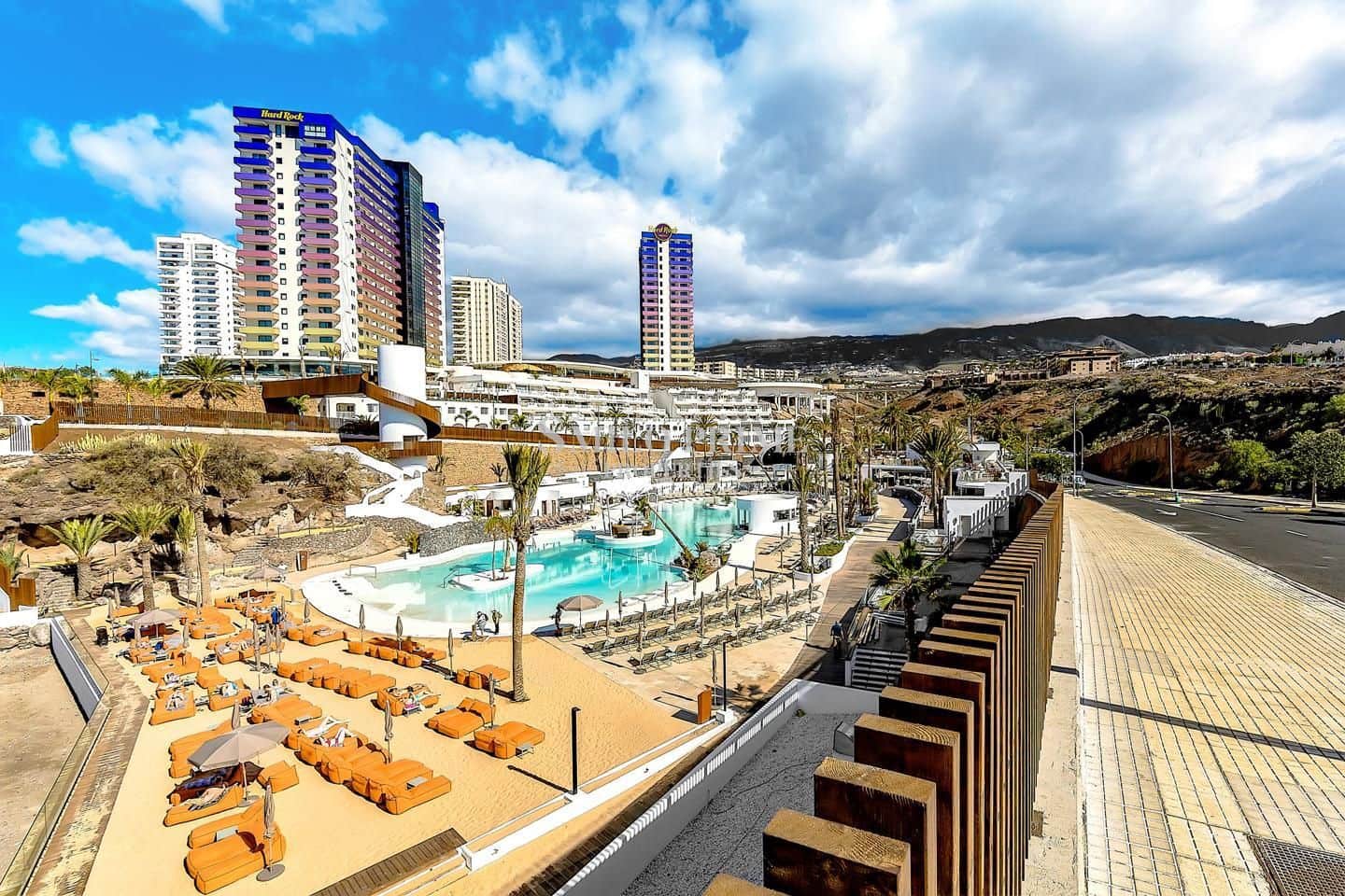 Appartement à vendre à Adeje avec piscine - 215 000 € (Ref: 9953380)