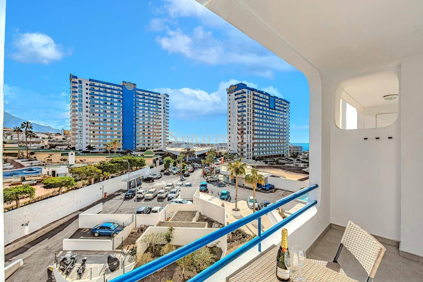 Appartement à vendre à Adeje avec piscine - 215 000 € (Ref: 9953380)