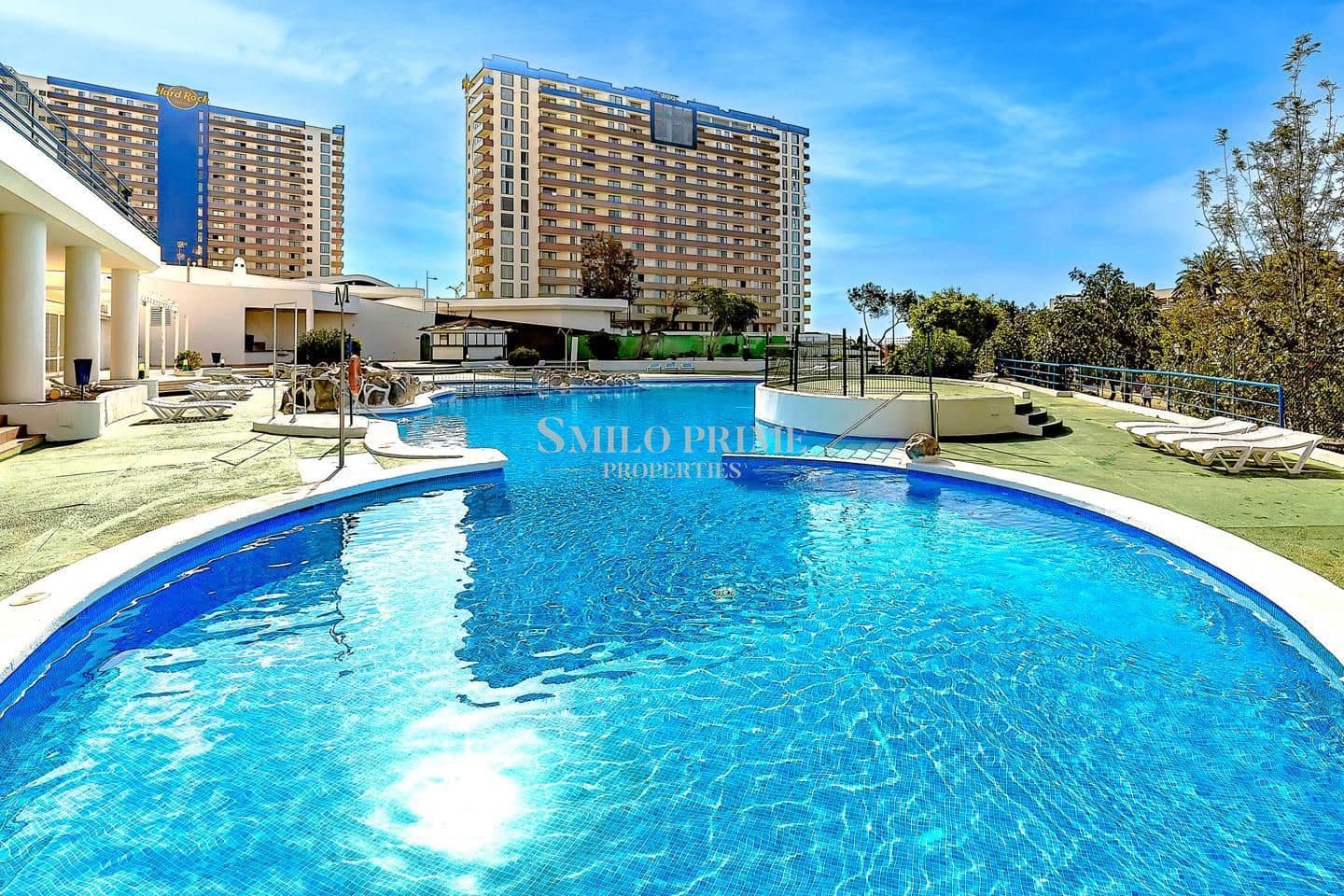 Appartement à vendre à Adeje avec piscine - 215 000 € (Ref: 9953380)
