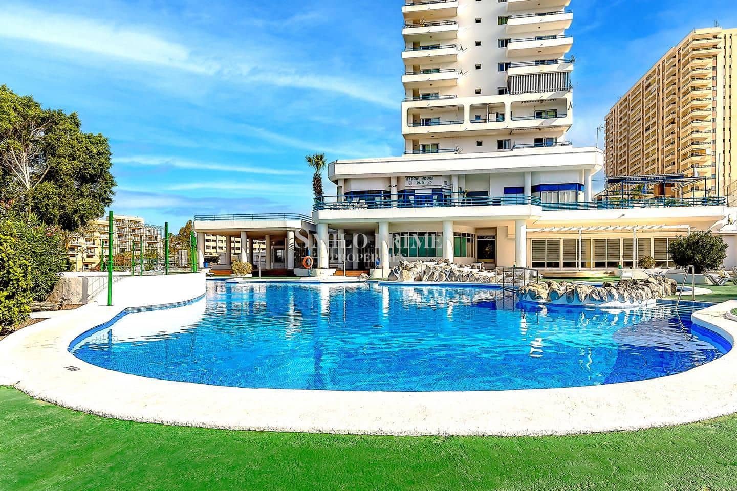 Appartement à vendre à Adeje avec piscine - 215 000 € (Ref: 9953380)