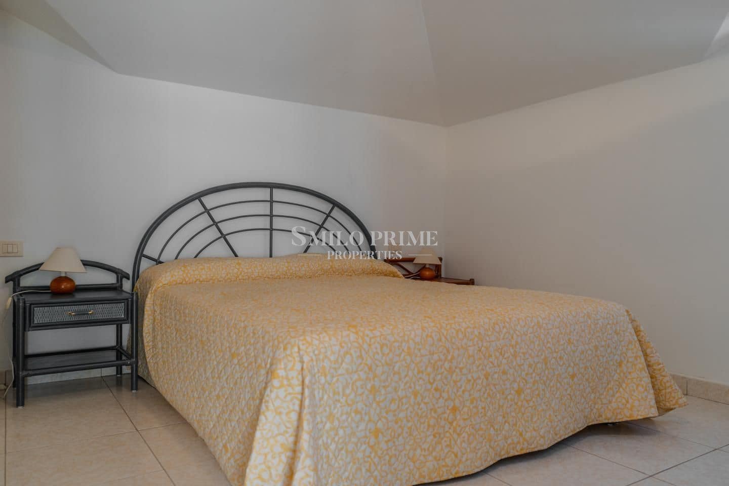 2 slaapkamer Flat te koop in Arona met zwembad - € 590.000 (Ref: 9965946)