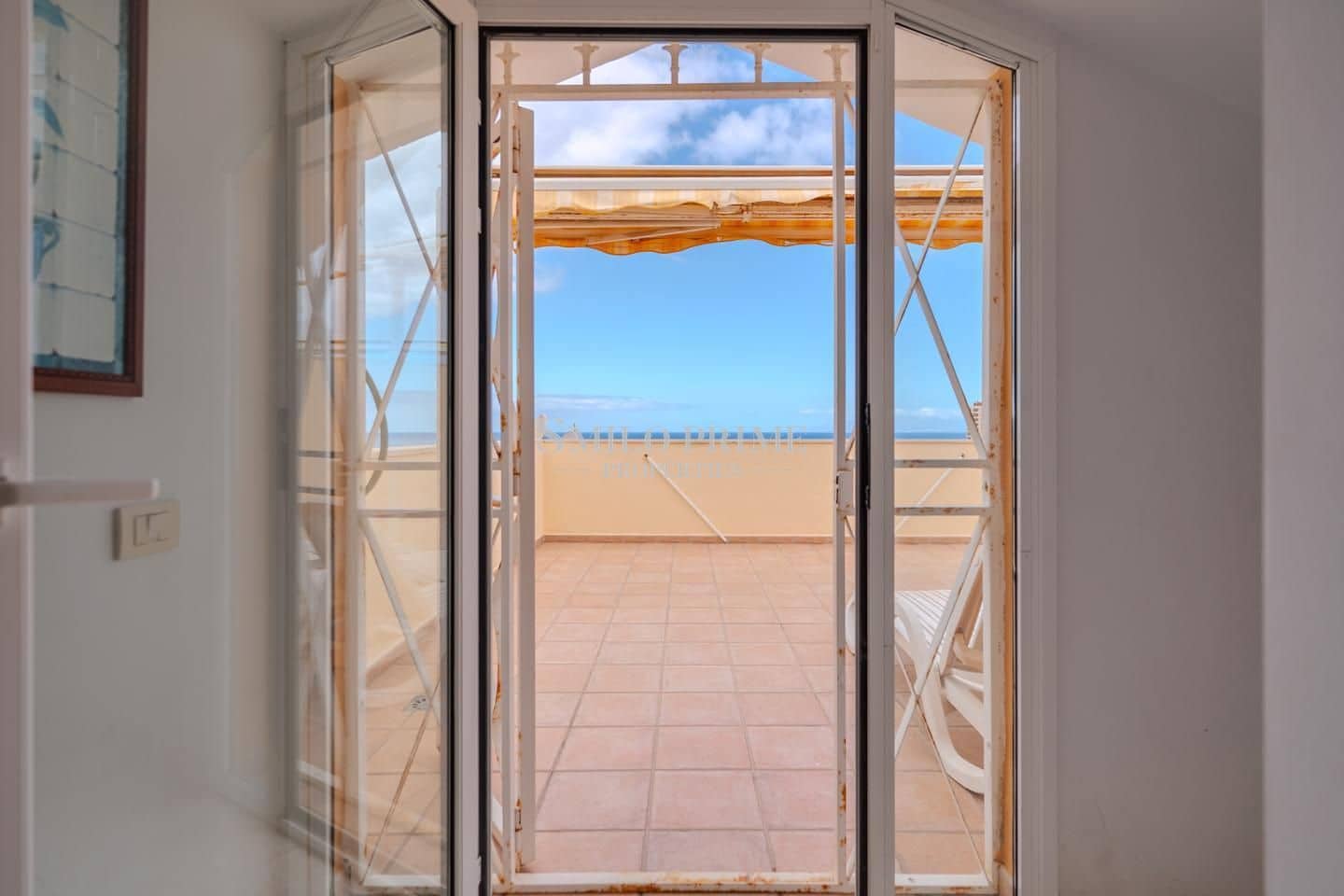 2 slaapkamer Flat te koop in Arona met zwembad - € 590.000 (Ref: 9965946)