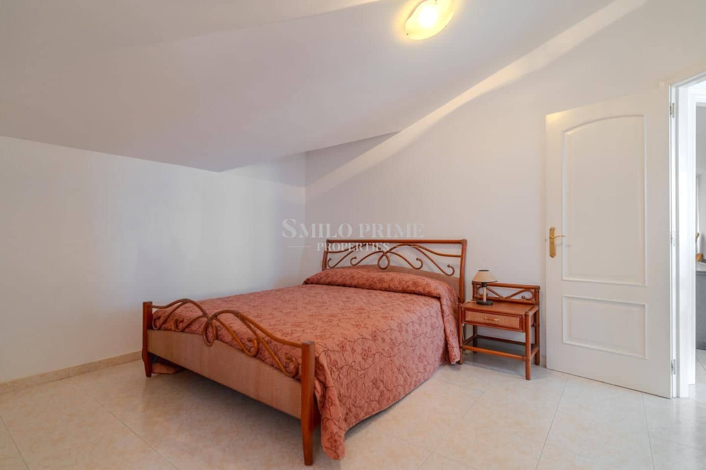 2 slaapkamer Flat te koop in Arona met zwembad - € 590.000 (Ref: 9965946)