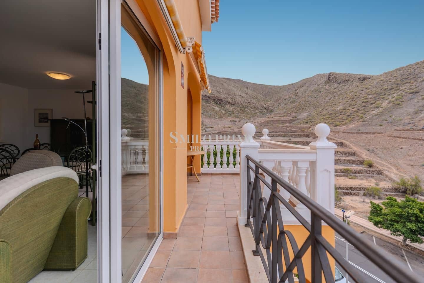 2 slaapkamer Flat te koop in Arona met zwembad - € 590.000 (Ref: 9965946)