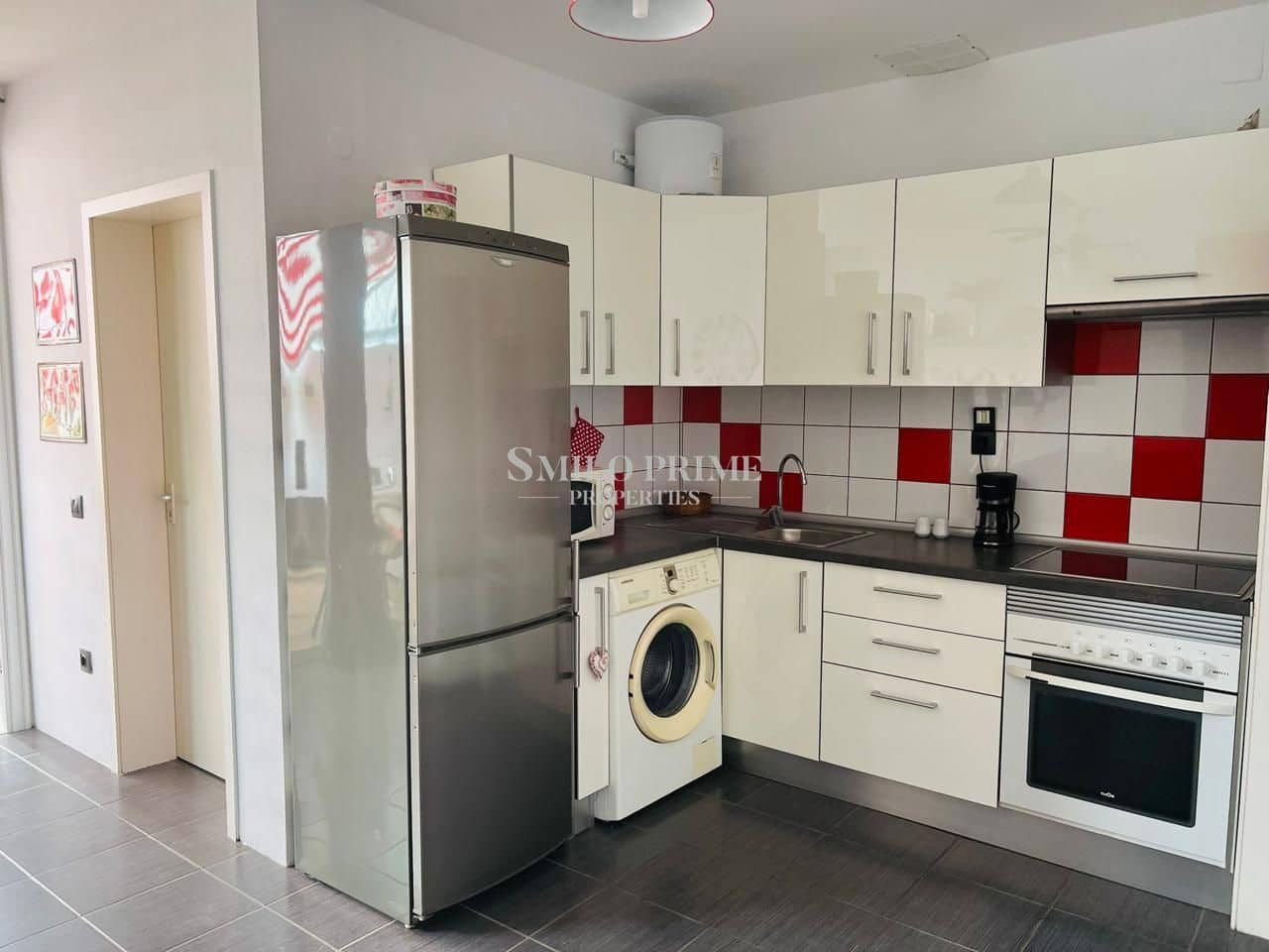 1 soverom Leilighet til salgs i Arona med svømmebasseng garasje - € 179 900 (Ref: 9965948)