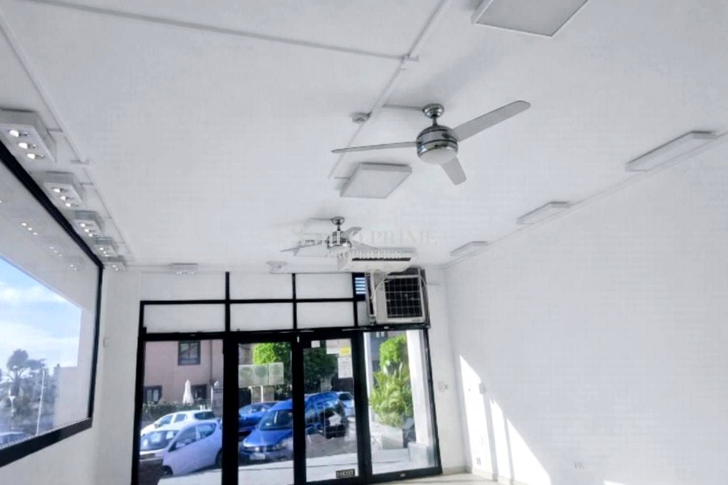 Negocio de 3 habitaciones en Adeje en venta - 450.000 € (Ref: 9972258)