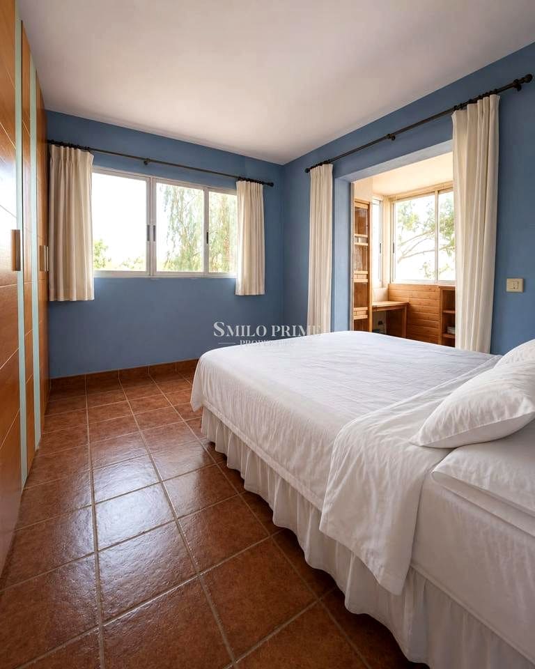 5 bedroom Villa for sale in Arona with pool - € 650,000 (Ref: 9972310)