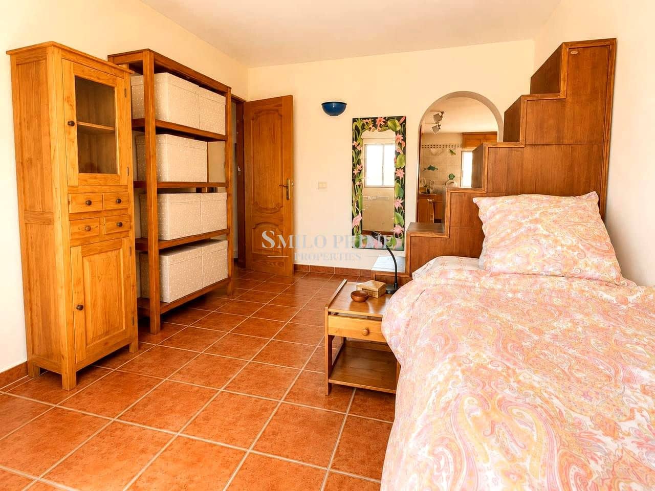 5 bedroom Villa for sale in Arona with pool - € 650,000 (Ref: 9972310)