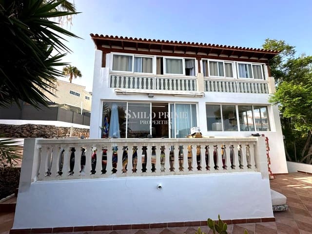 5 slaapkamer Villa te koop in Chayofa, Arona met zwembad - € 650.000 (Ref: 9972310)
