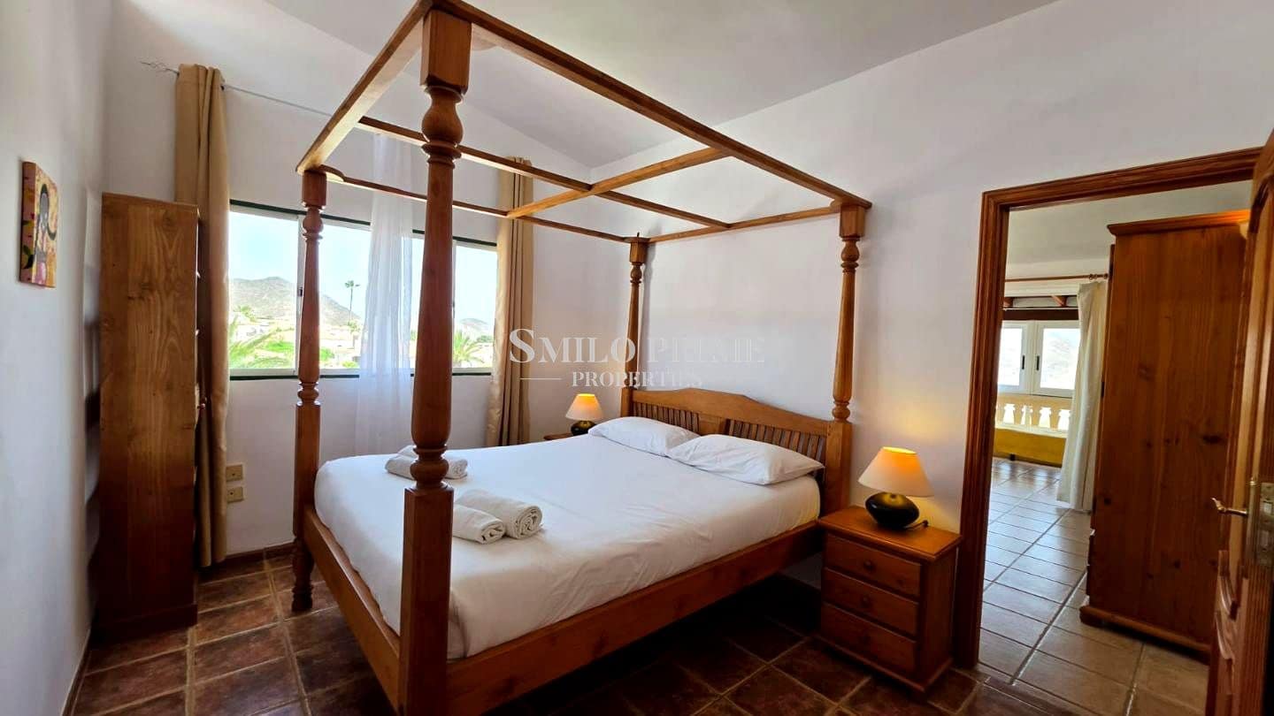 5 bedroom Villa for sale in Arona with pool - € 650,000 (Ref: 9972310)