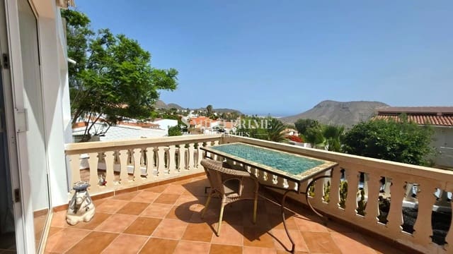 5 slaapkamer Villa te koop in Chayofa, Arona met zwembad - € 650.000 (Ref: 9972310)