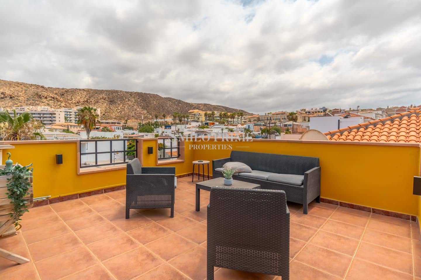 2 quarto Moradia para venda em Arona com piscina garagem - 450 000 € (Ref: 9984072)