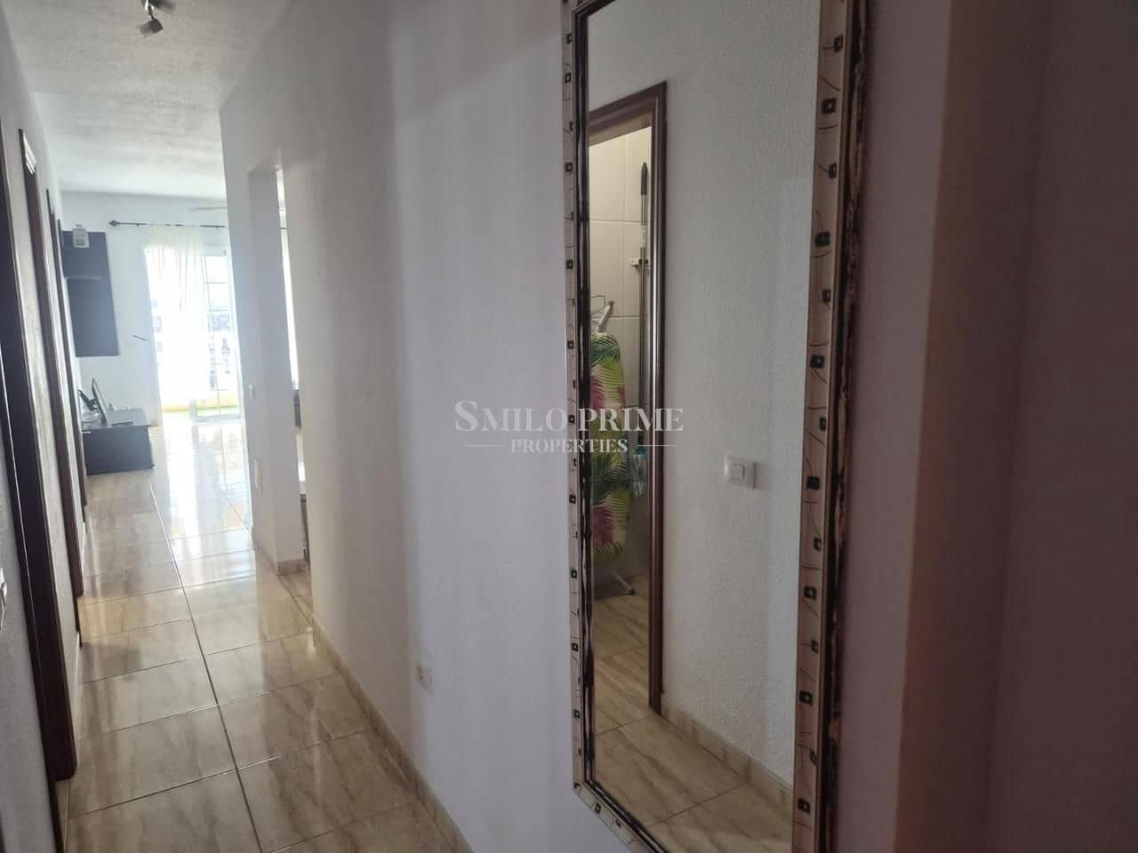 Appartement de 2 chambres à louer à Arona avec piscine garage - 1 500 € (Ref: 9999302)